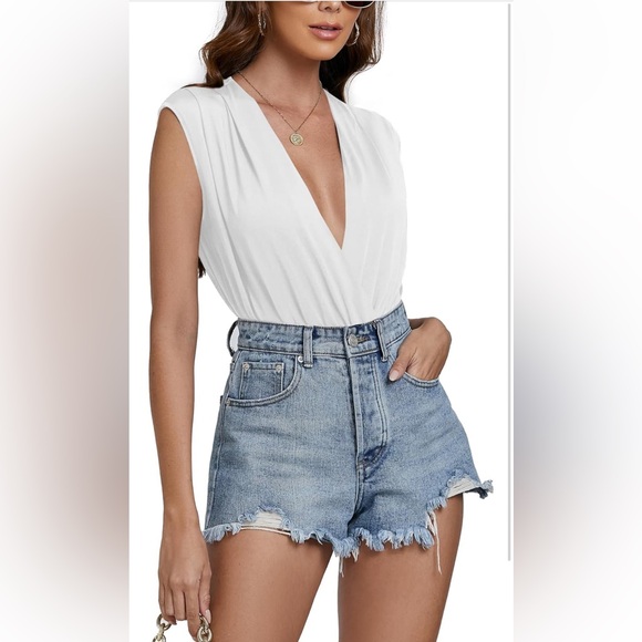 LYANER Deep V Neck Ruched Bodysuit (Small) - Picture 2 of 14